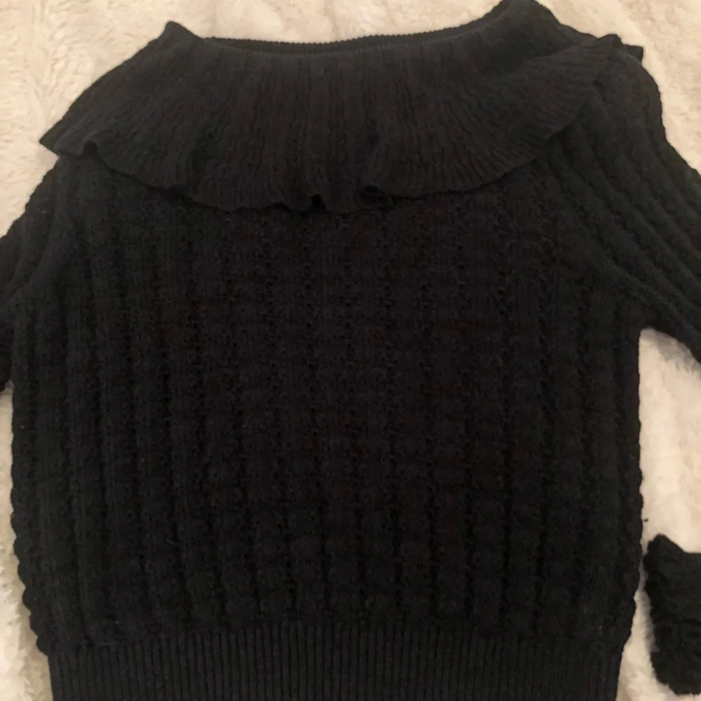 Free People off-the-shoulders black long sleeve sweater size L - Picture 2 of 10